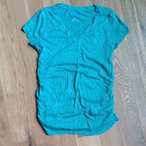 Women's Kelly Green V-Neck Short Sleeve Top